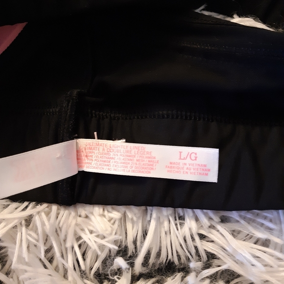 Victoria's Secret Pink sports bra - Picture 3 of 3